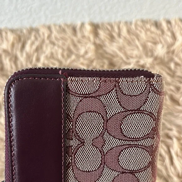 Auth COACH Long Zip Around Wallet in Signature Canvas - Picture 15 of 16